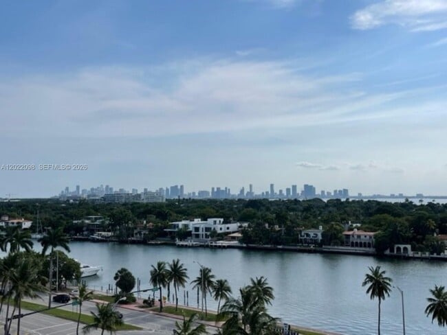 Building Photo - 5313 Collins Ave