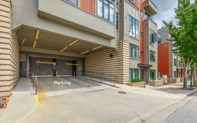 Building Photo - 129 Walnut St