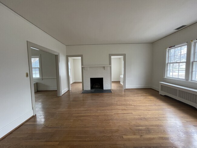 Building Photo - 3417 Plymouth Pl