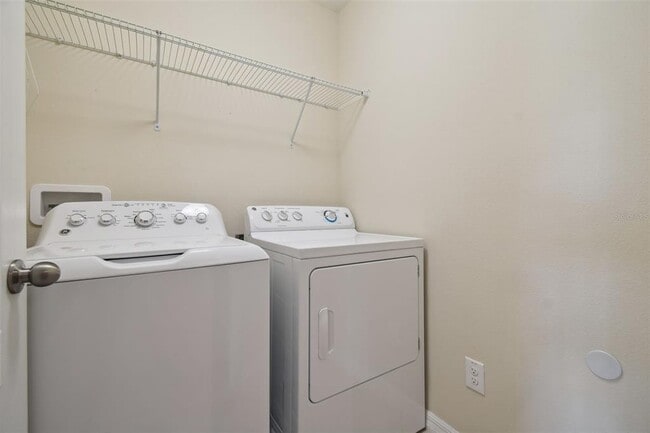 Building Photo - 11981 Greengate Dr