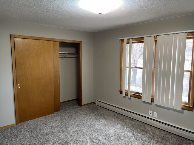 Building Photo - 608 S Anderson St