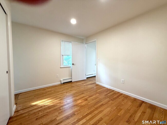 Building Photo - 299 Villa Ave