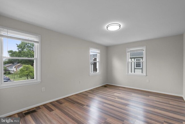 Building Photo - 3351 Buehler Ct