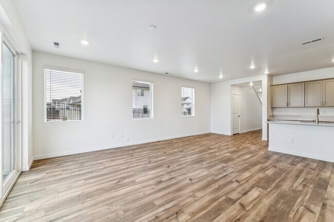 Building Photo - 8276 W Grey Alder Dr