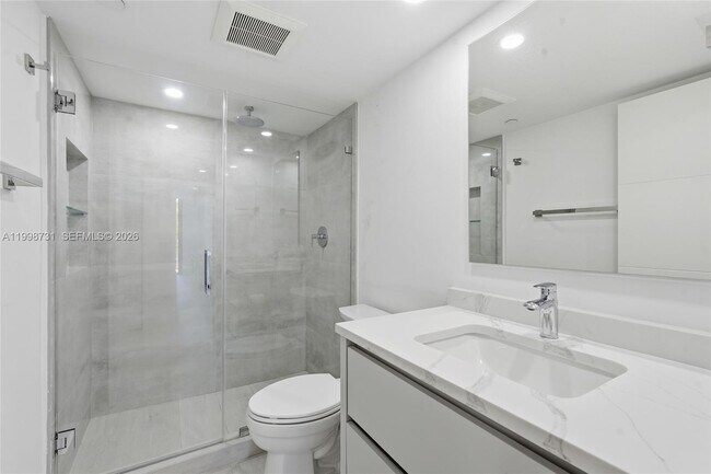 Building Photo - 251 Crandon Blvd