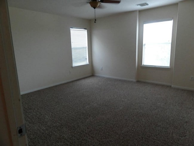 Building Photo - 3606 Avalon Castle Dr