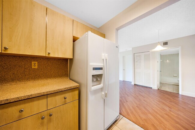 Building Photo - 2809 N Course Dr