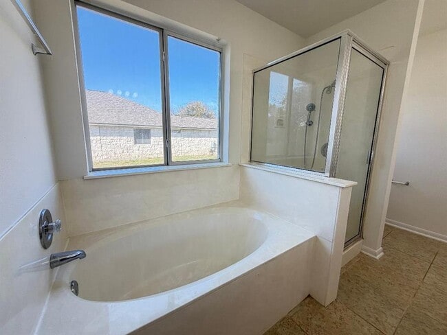 Building Photo - 1913 Overland Dr