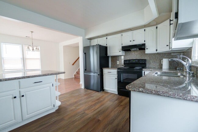 Building Photo - 829 Shore Dr