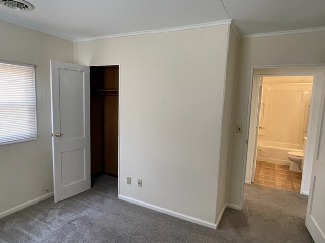 Building Photo - 502 W Park Blvd