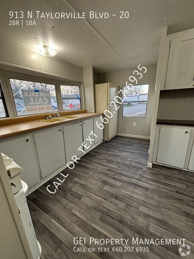 Building Photo - Nice Recently Renovated Mobile home!