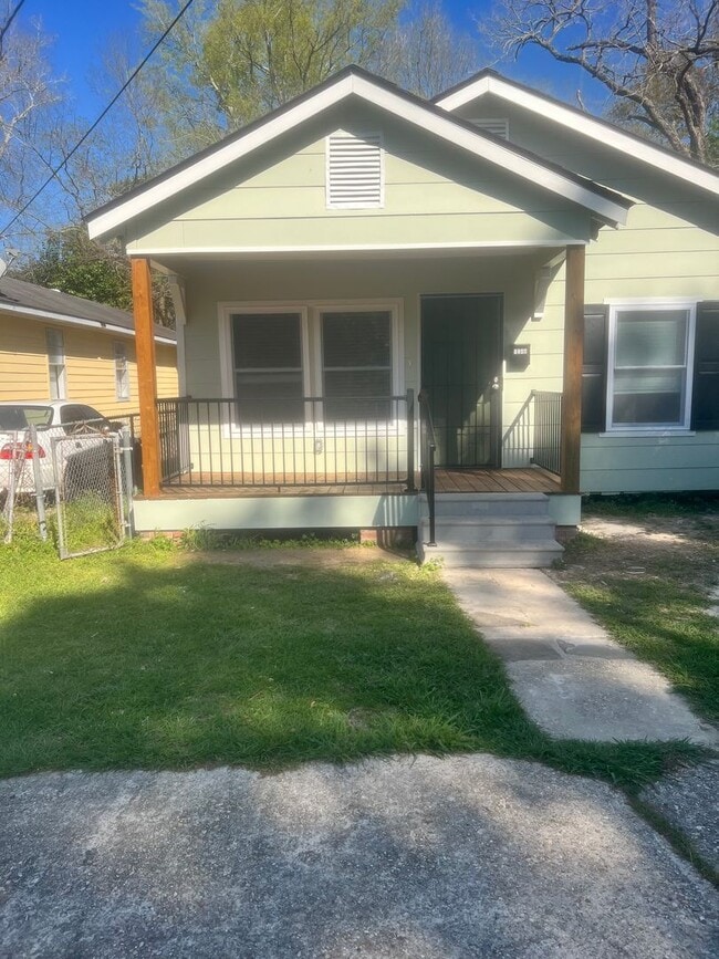 Building Photo - JUST FULLY REMODELED!! BEAUTIFUL HOUSE!!