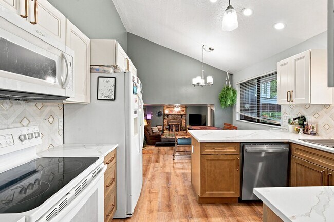 Building Photo - 9229 Alvey Ln