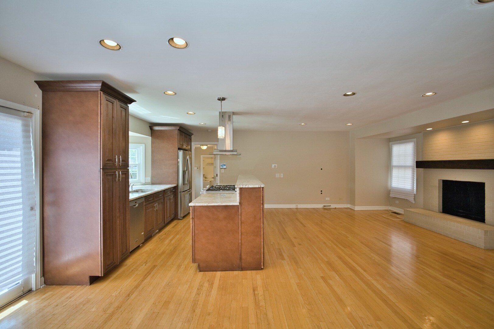 Building Photo - 6700 N Monticello Ave