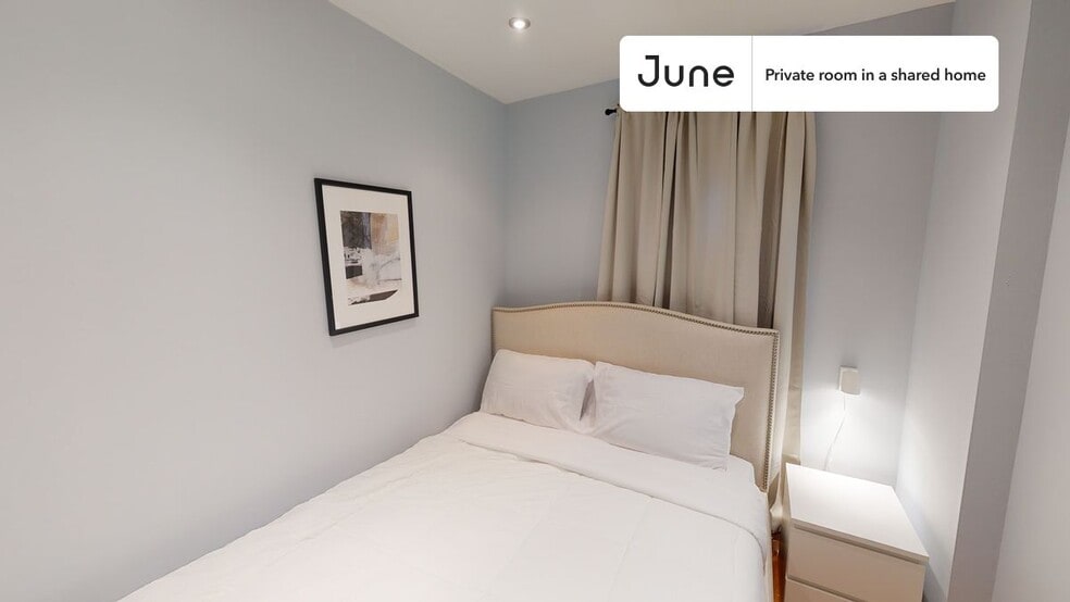 Building Photo - Room in Shared 4 bed/1.5 bath home