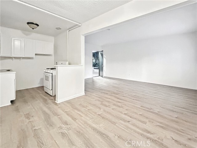 Building Photo - 1109 S Minnie St