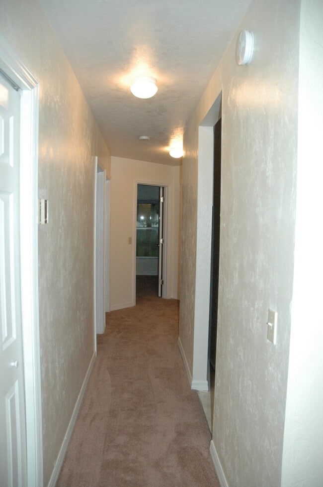 Building Photo - 3/2 House in Midtown