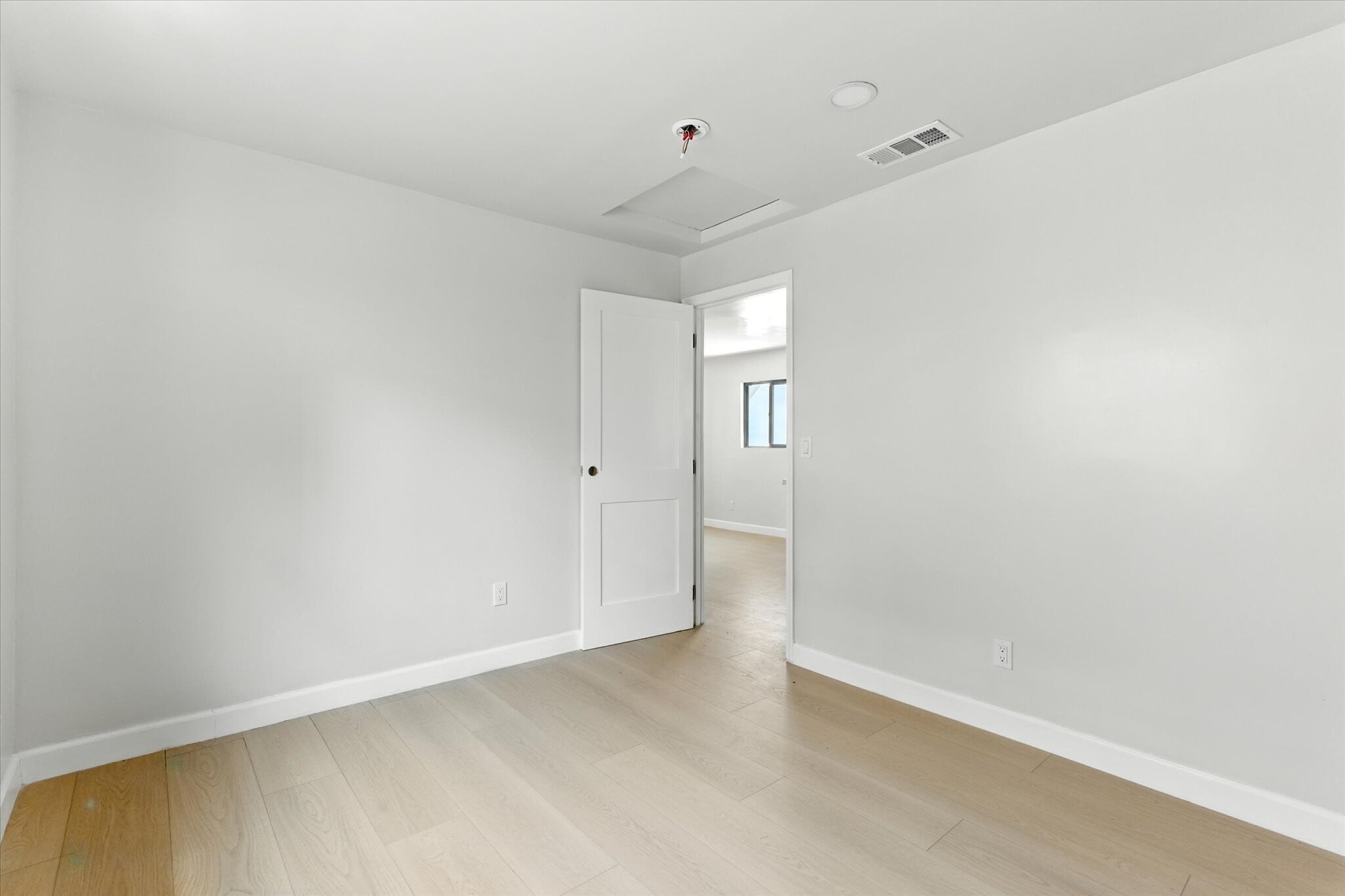 Building Photo - 1170 N Wilton Pl
