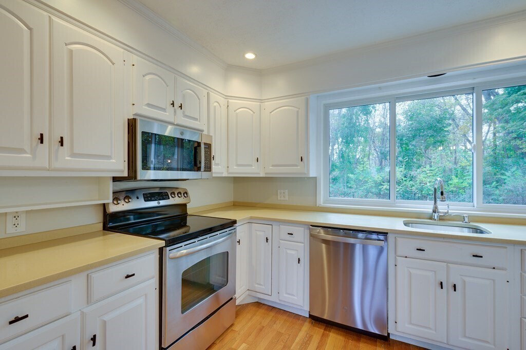 Building Photo - 93 Woodcliff Rd