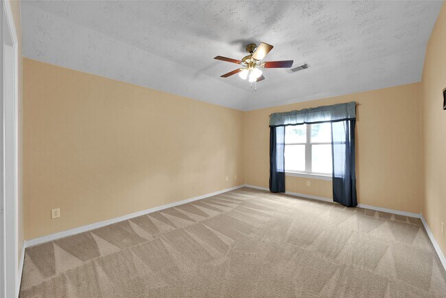 Building Photo - 5046 Willow Point Dr