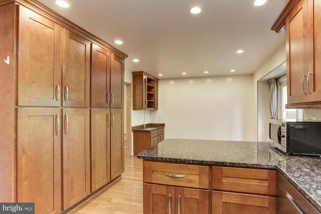 Building Photo - 7133 Swansong Wy