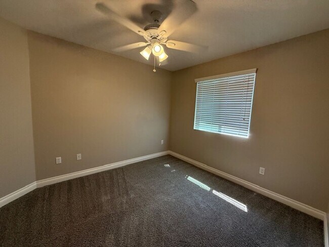 Building Photo - White Picket Fence Home in Irvine