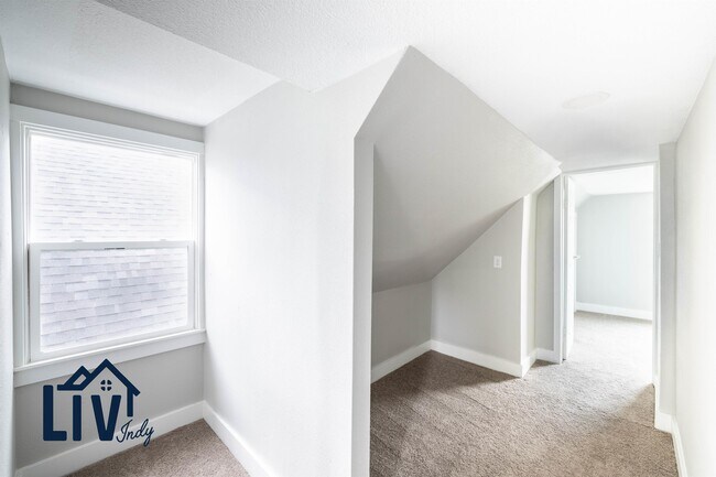 Building Photo - 1212 S Keystone Ave
