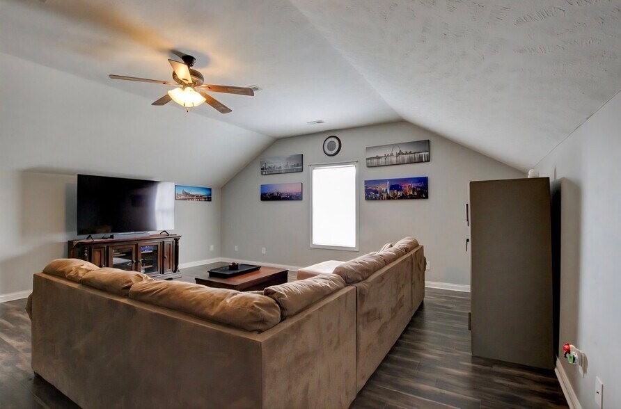 Building Photo - 1321 Allmon Dr