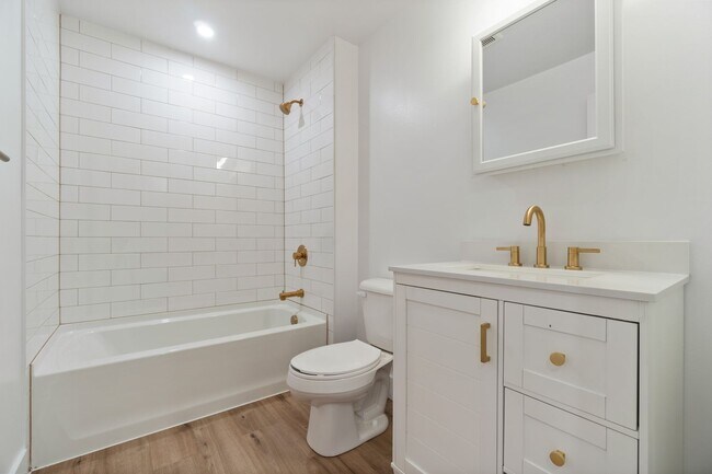 Building Photo - Modern Renovation - Sharpsburg