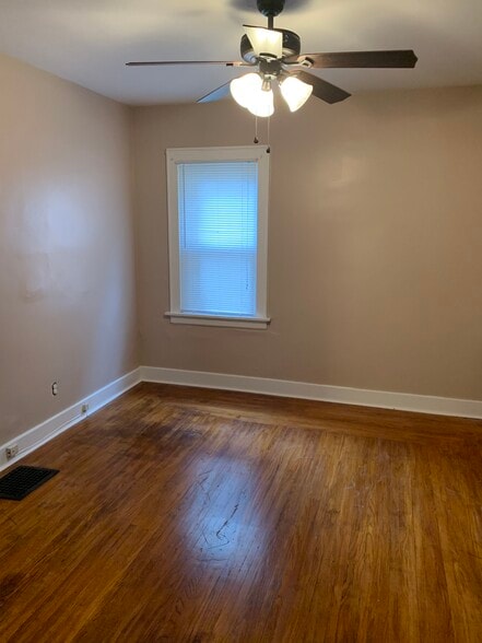 Building Photo - 3260 Berwyn Pl