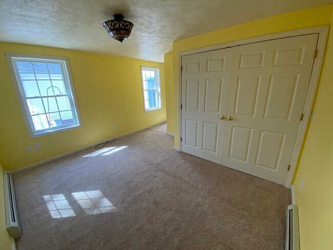 Building Photo - 74 Moore Ave