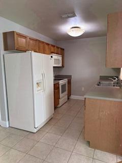 Building Photo - 764 Majestic Dr