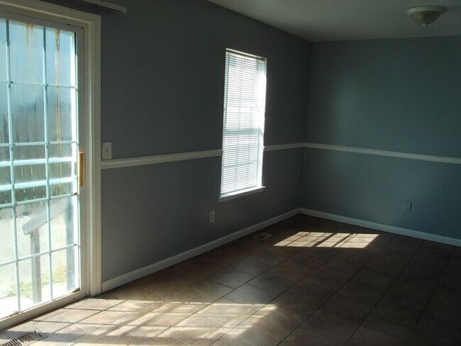Building Photo - 37085 Brynford Dr