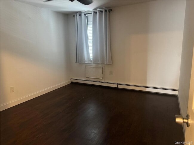 Building Photo - 15649 76th St Unit 2