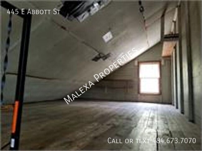 Building Photo - 445 E Abbott St