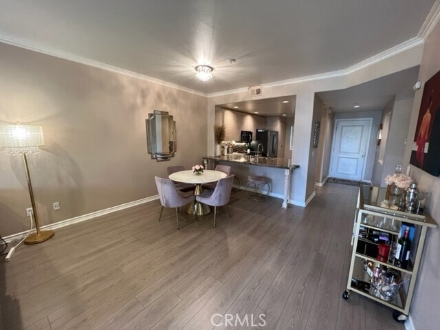 Building Photo - 2233 Martin