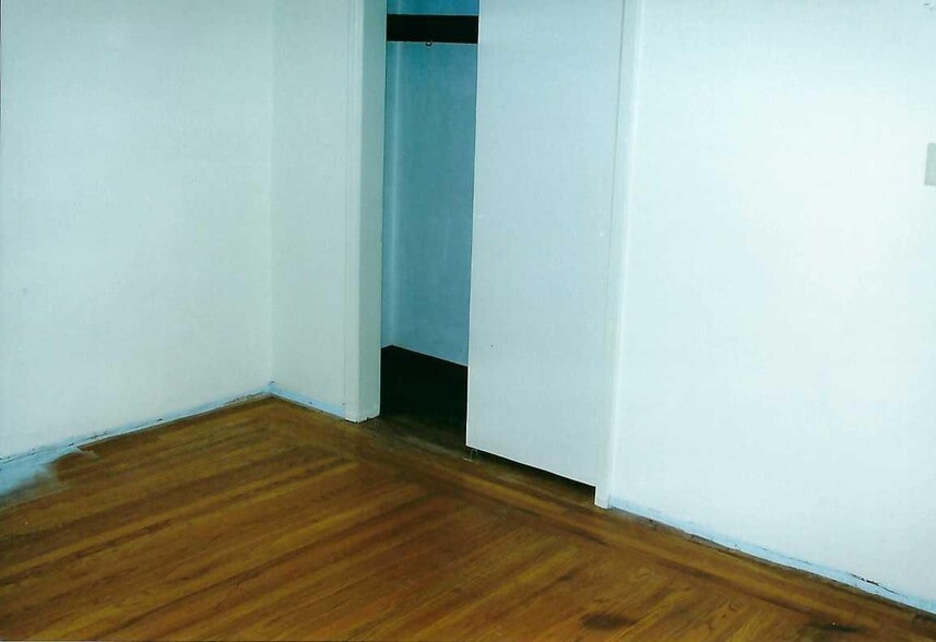 Building Photo - 2800 Roosevelt Ave