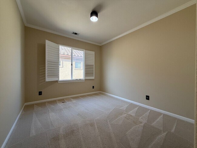 Building Photo - 20 Gonsalves Ct
