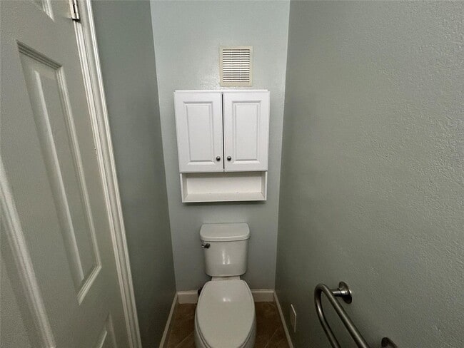 Building Photo - 4535G N O'Connor Rd