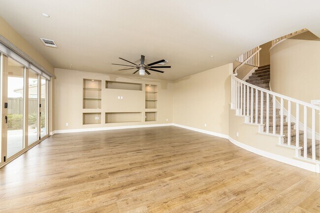 Building Photo - 5bd/3ba, 3969 sq ft Home in Gated Community in Vista!