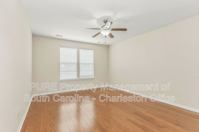 Building Photo - 481 Gianna Ln