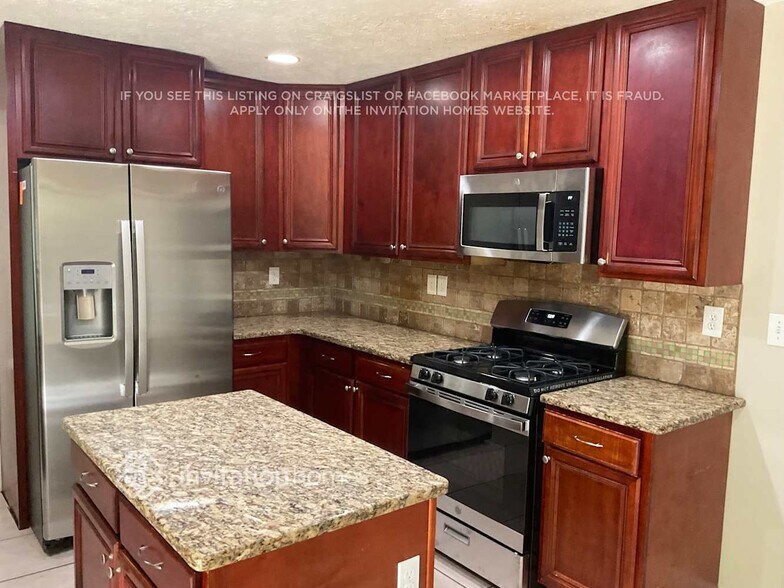 Building Photo - 2320 Tapanzee Ln