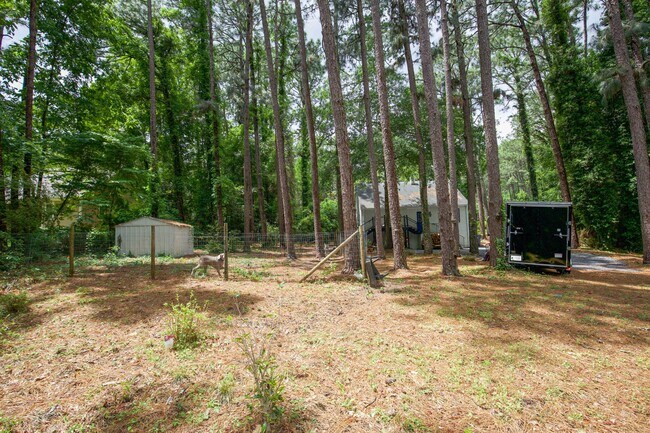 Building Photo - 325 Midland Rd