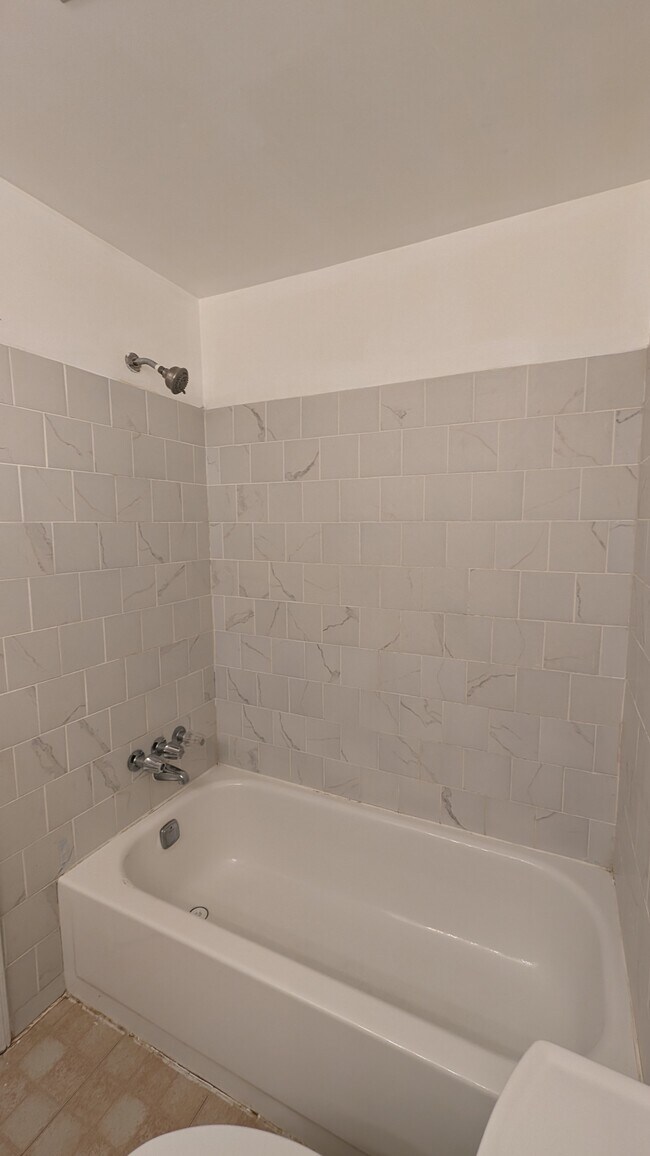 Building Photo - 12618 Pinecrest Rd