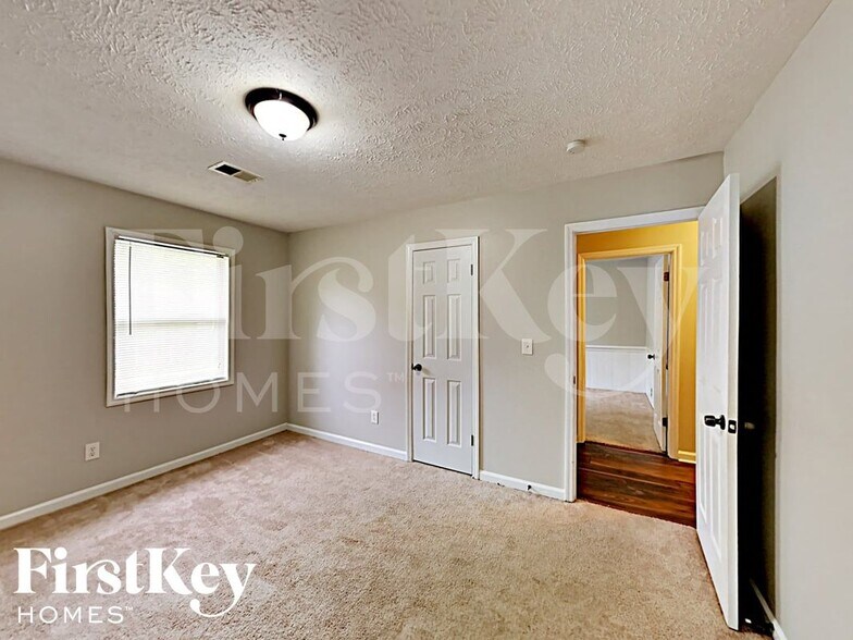 Building Photo - 1793 Merry Oak Rd SW