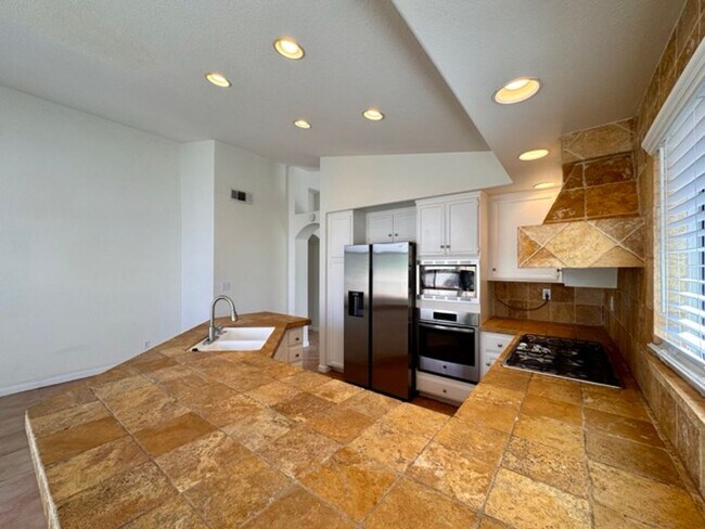 Building Photo - For a limited time only, enjoy 15 DAYS FREE RENT when you lease today! Charming 3 bedroom 2 Bathr...