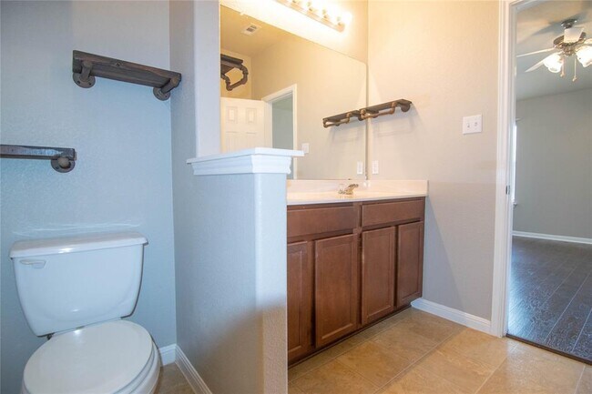 Building Photo - 504 Comal Run