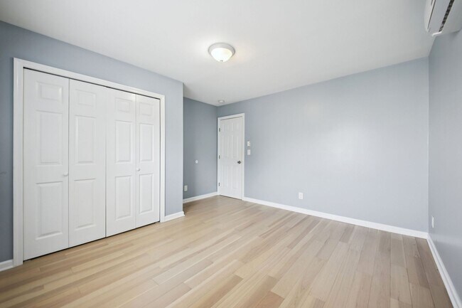 Building Photo - 259 Pine St