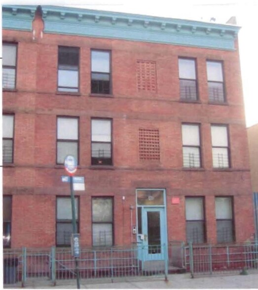 Primary Photo - 460 Ralph Ave