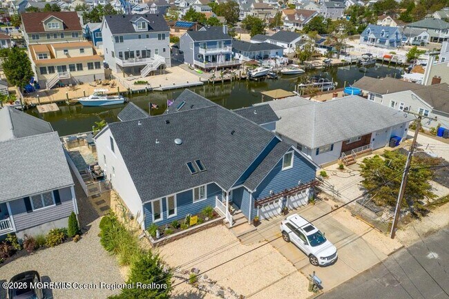 Building Photo - 18 Halsey Dr